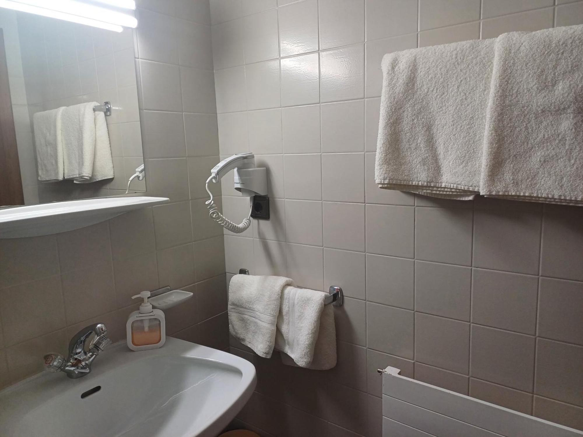 Gaestehaus Berta Zell am Ziller Zimmer foto